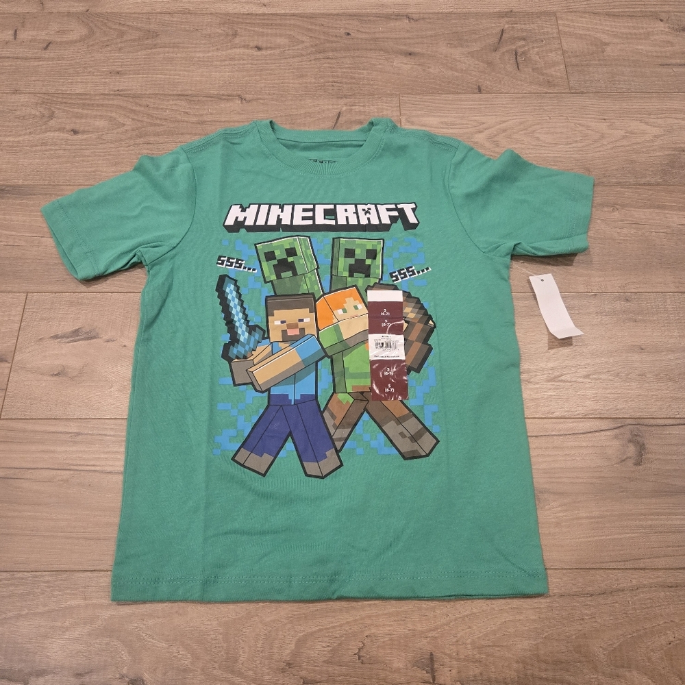 NWT Minecraft boys short sleeved Kelly green crewneck shirt size S (6/7)